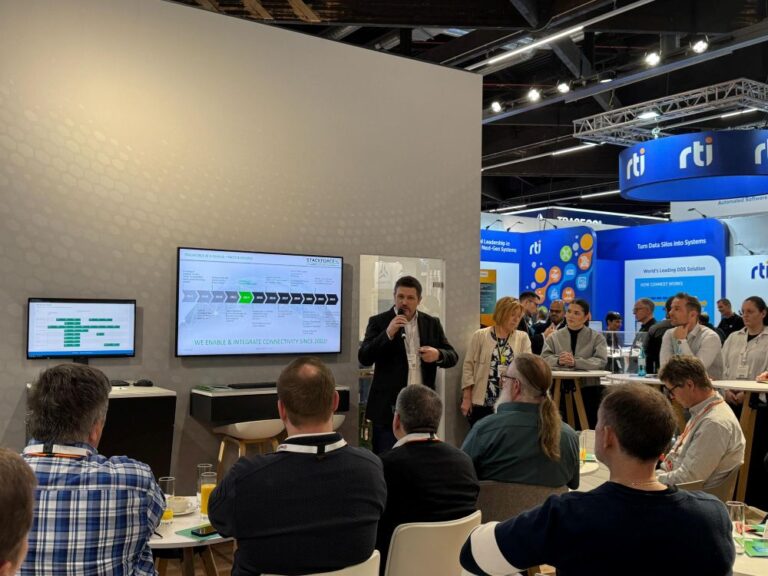 David Rahusen is presenting mioty products of STACKFORCE at the mioty bruch of Fraunhofer IIS